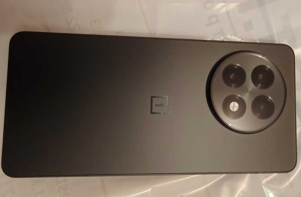 Продам смартфон OnePlus 13R