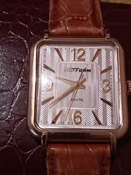 Часы «МакТайм» золотые