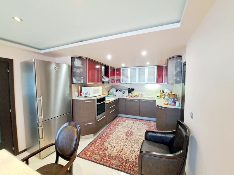 Продава се Къща в Варна, Колхозен пазар - 240 кв.м за 1334 €/кв.м - Снимка #1