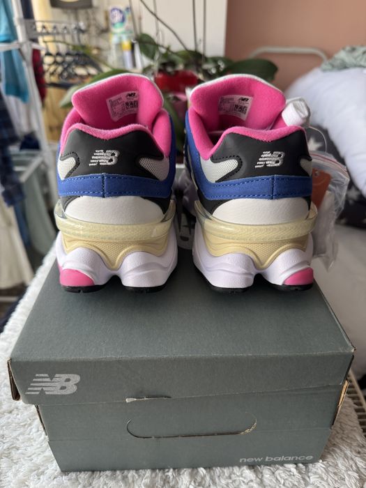 Adidasi New Balance 9060 numarul 37