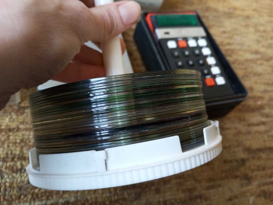 Стар компютър, дискове, дискети, периферия