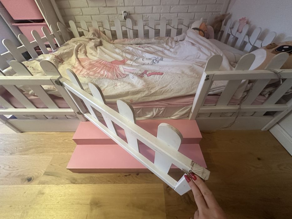 Детско легло Къща от масивна дървесина 120 см матрак