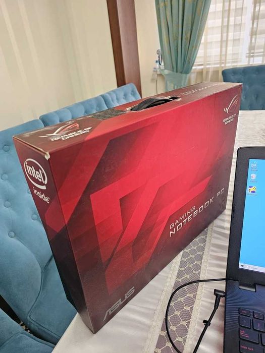 Ноутбук компьютер Asus в идеальном состоянии