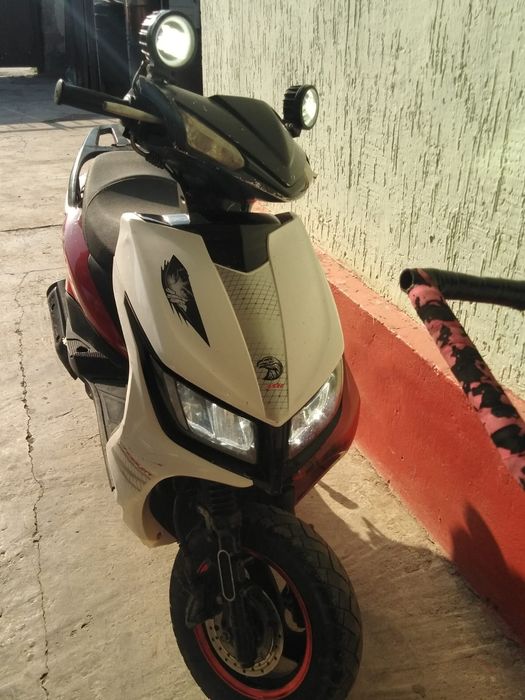 Мопед м8 бензинь