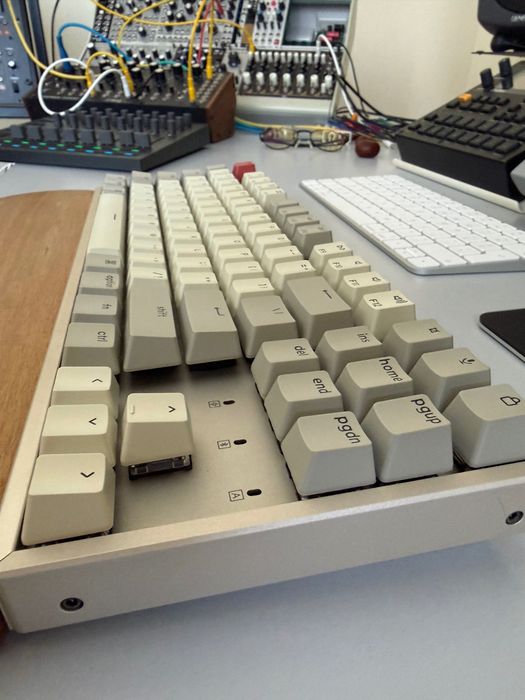 Keychron K8 Retro + palm rest + mods