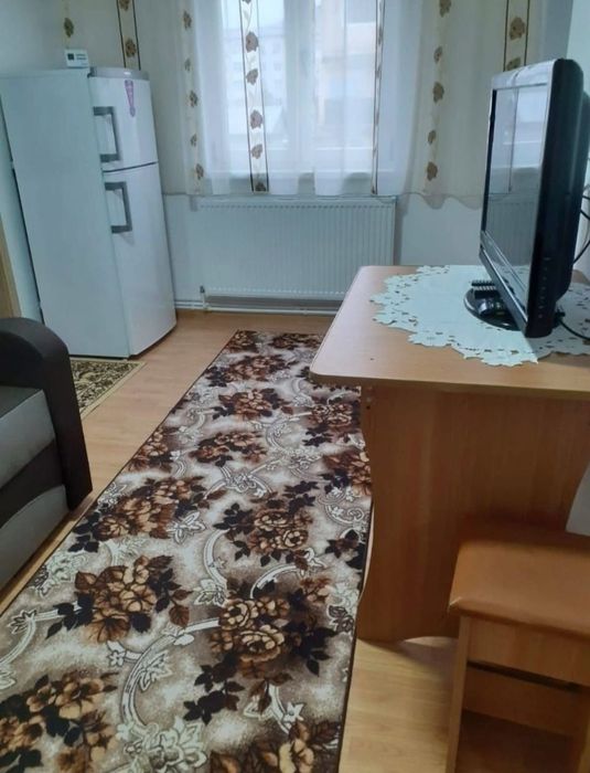 Închiriez apartament