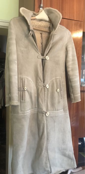 Дамски кожух от агнешка кожа р--р --48--дъл. 120 см- произ. Швеция.