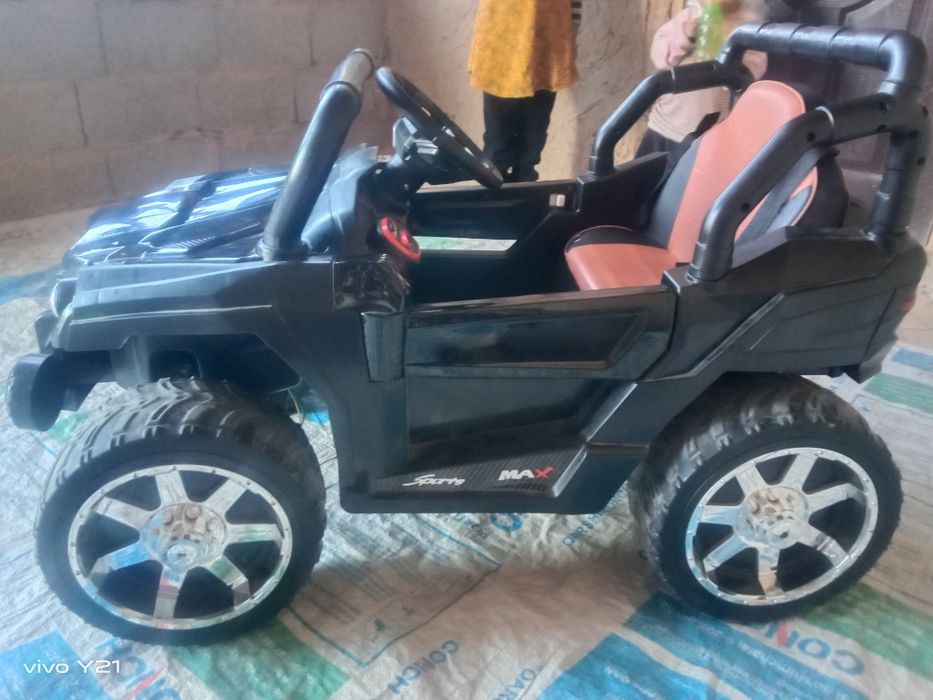 Bolalar moshinasi elektr quvvatli