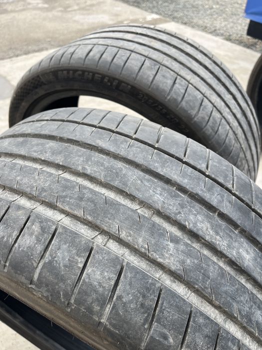 Vand  Anvelope Michelin 285/35R22 de vara DOT 1024