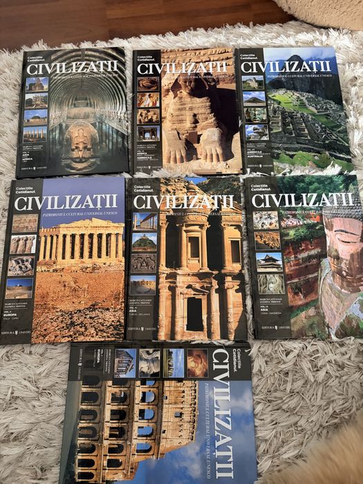 Vand colectie de atlase ilustrate.