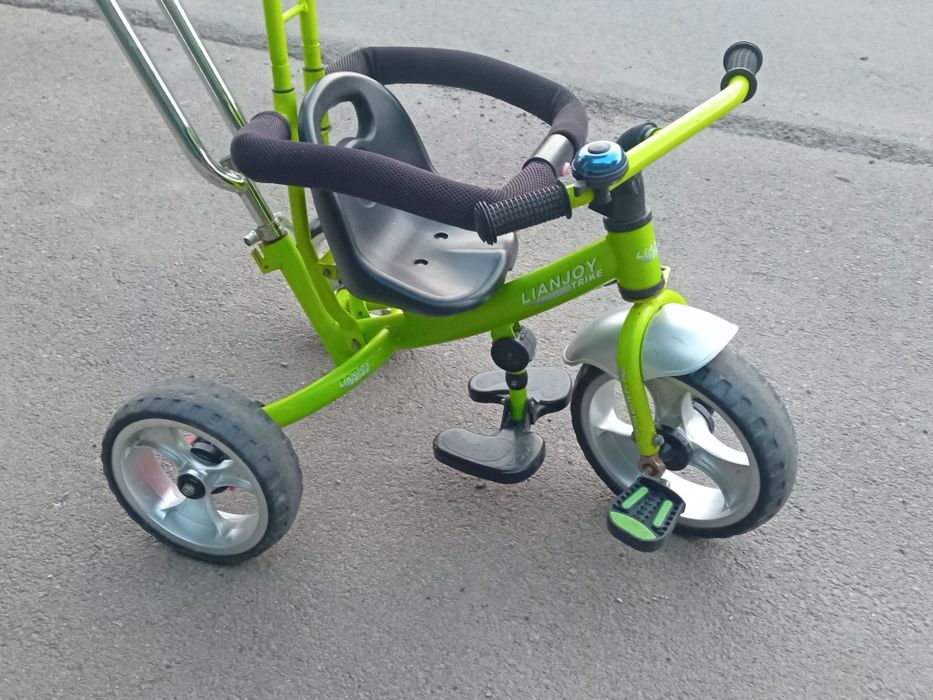 Продаётся трех колесный велосипед