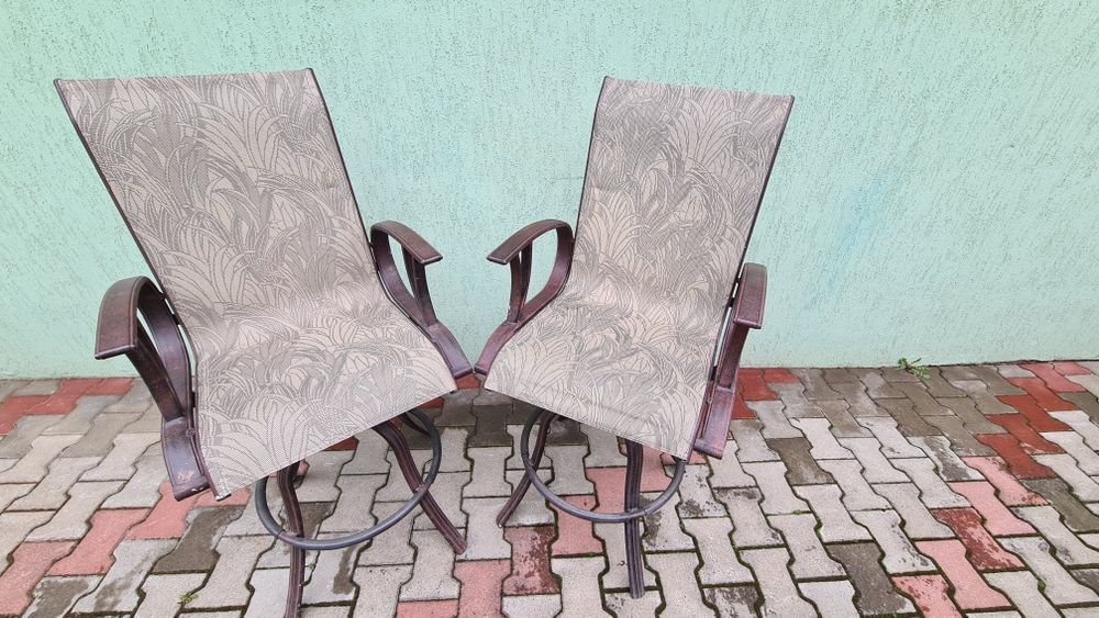Vand 5 scaune de bar, din aluminiu, pentru exterior