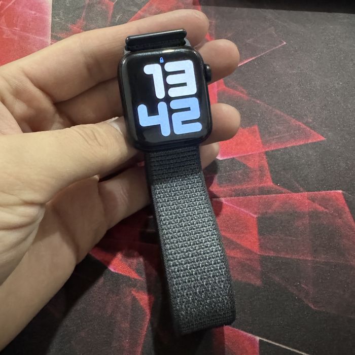 Продам Apple watch SE 2 40 mm