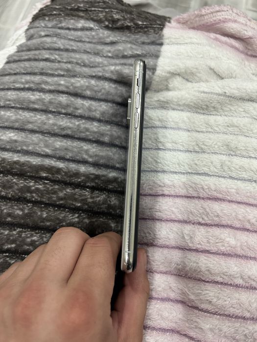 Продам айфон X 64