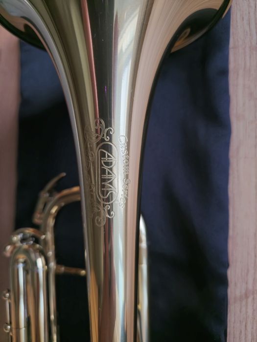 Trompeta Adams A6