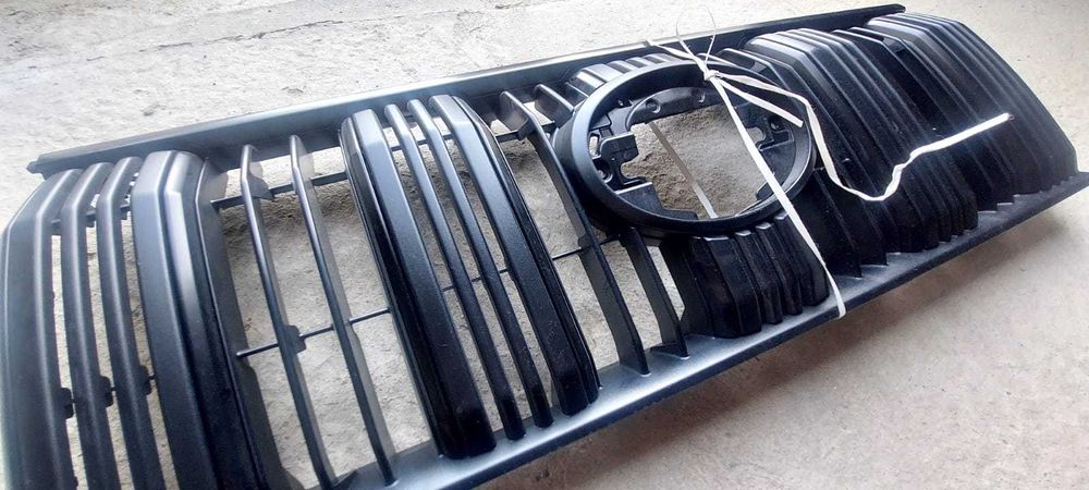 Решетка радиатора Toyota Prado_150
