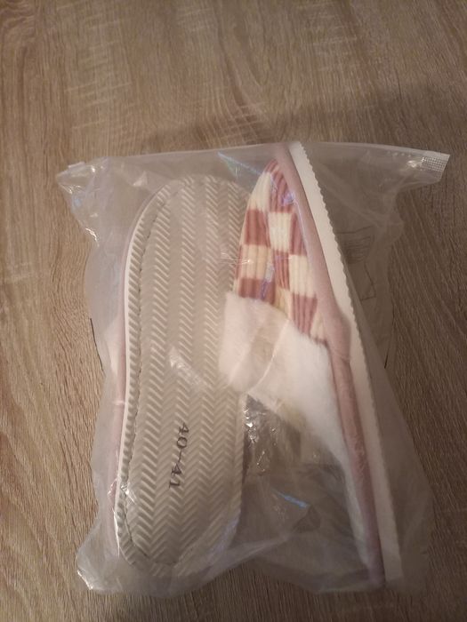 Дамски домашни чехли