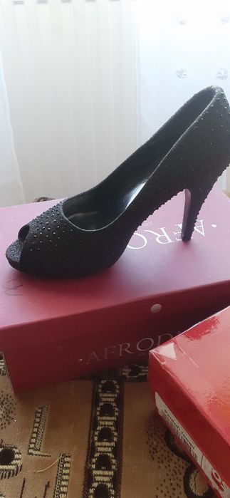 Pantofi dama eleganti