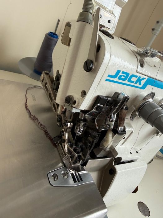 Продается Оверлок Jack E3