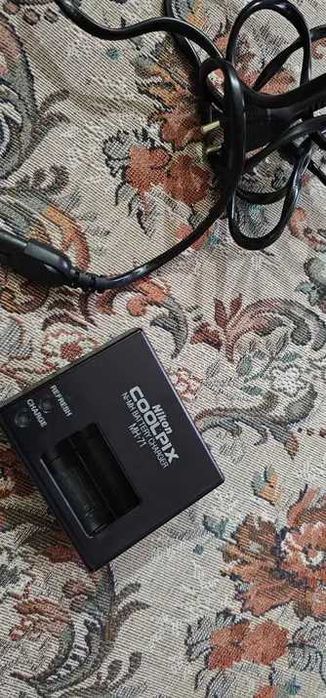 incarcator acumulatori  nikon NIKON MH-71 Battery charger