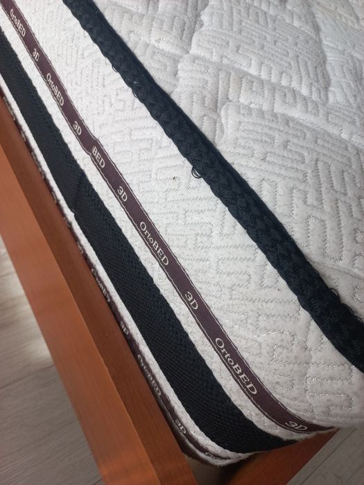 Матрас в отличном состоянии даром