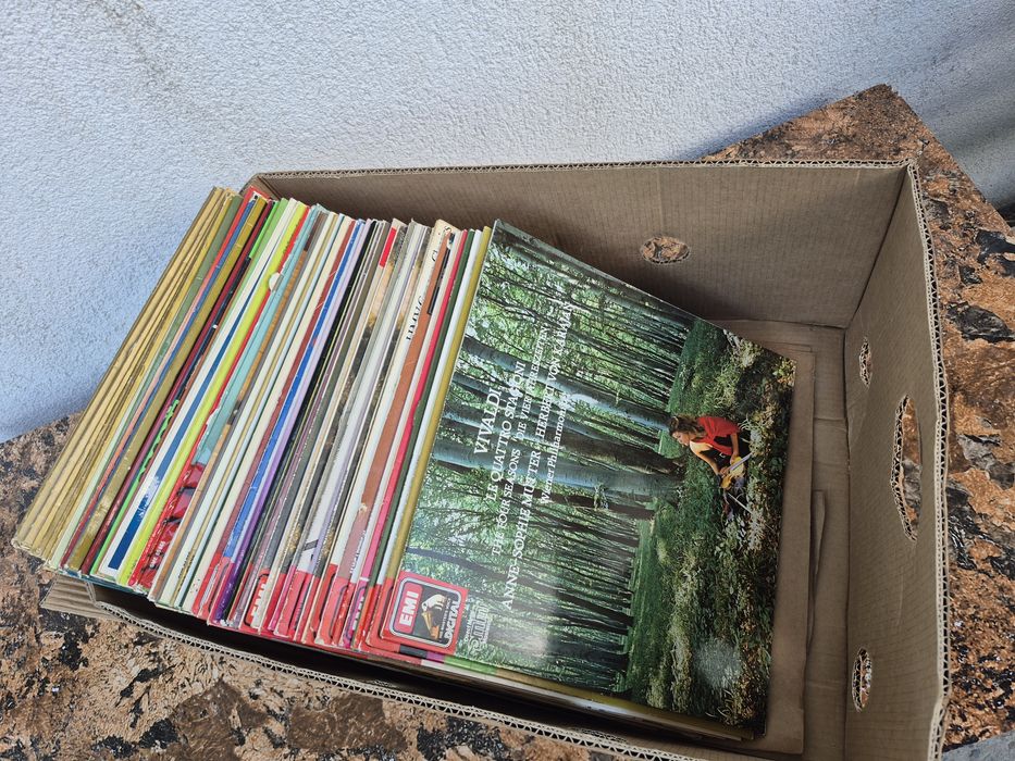 Vând lot 150LP discuri vinil EMI HIS Master's Voice cu muzica clasica