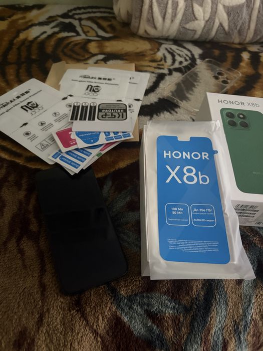 Продам телефон Honor x8b