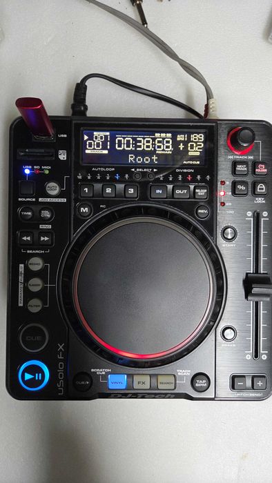 Player media și controler DJ compact DJ-Tech USOLO FX