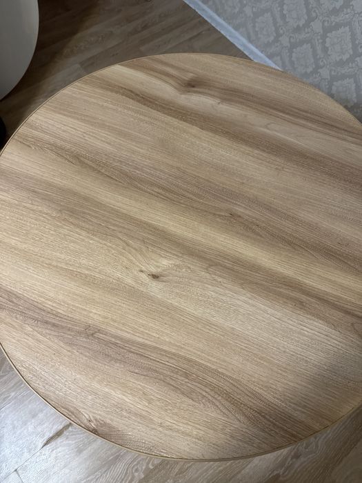 Стол в хорошем состоянии