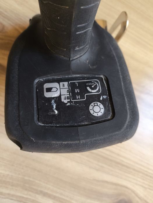 Акумулаторен безчетков винтоверт Panasonic с двойно напрежение 14,4V и 18V САМО БОДИ