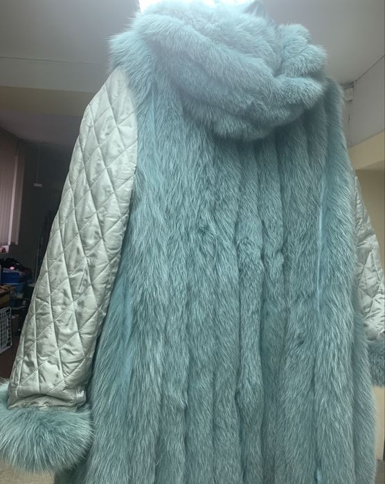 Haina blana cu doua fete