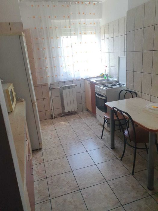 Apartament cu 2 camere de închiriat