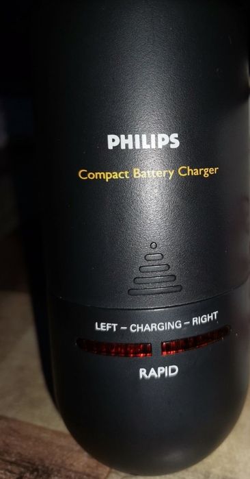 Convenabil 2 încărcătoare acumulatori Philips și Energizer