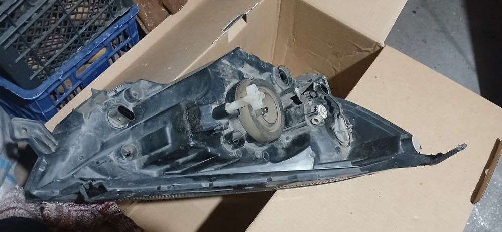 Фара гранта фл левая