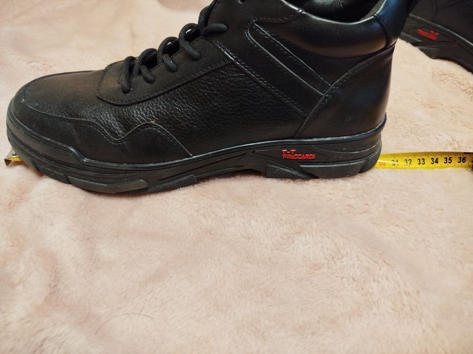 Продам демисезонные ботинки