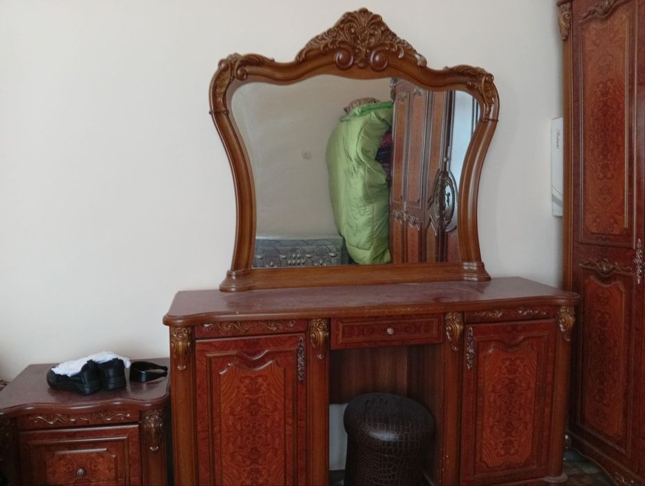 Спальный гарнитур