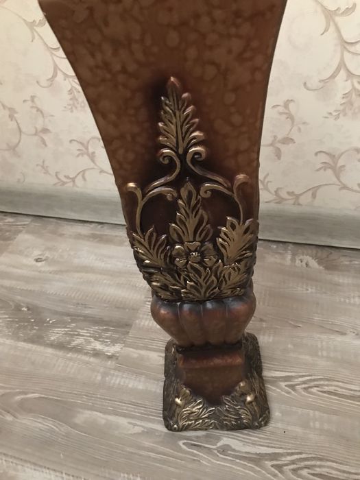 Красивые большие кувшины