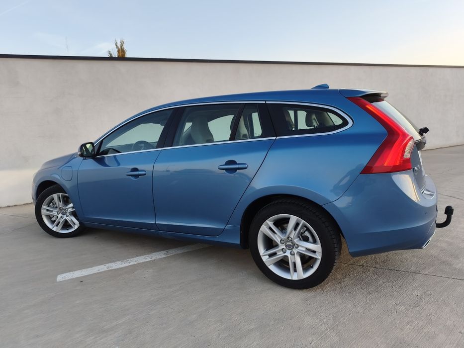 Volvo V60 Plug hybrid 2.4D6 AWD 283 cp AWD  //2014 EURO 5//Distronic//Piele//