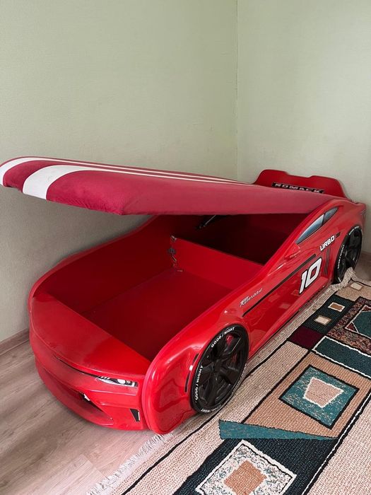 Продам кровать машину