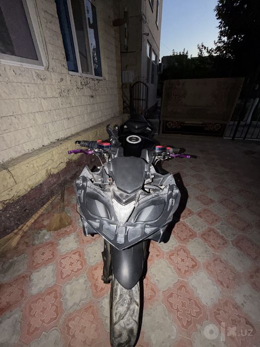 Yamaha r3(replica)