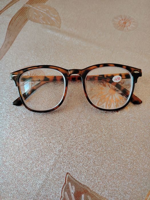 Продам солнцезащитные очки