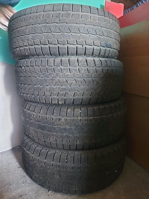 Зимние шины 265 / 60 R18 YOKOHAMA
