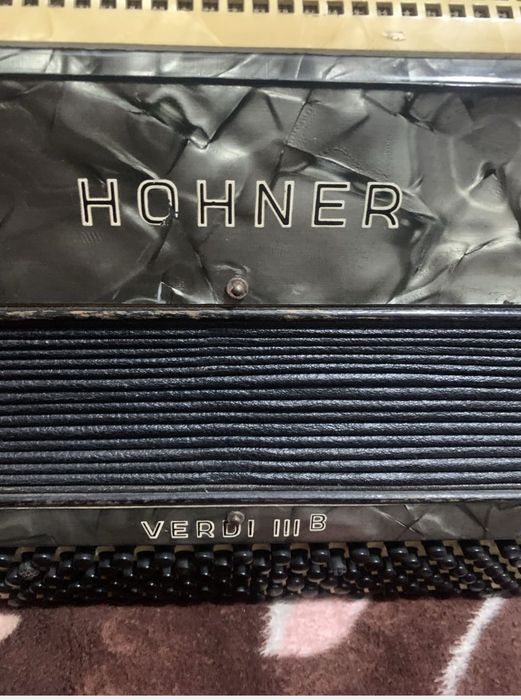 Vand acordeon HOHNER 120 de basi în sită