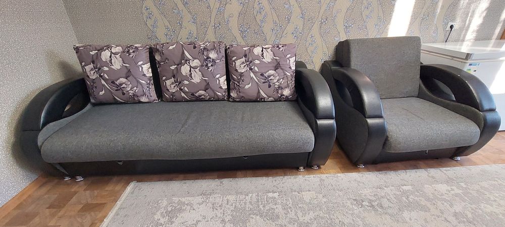Продам диван с креслой