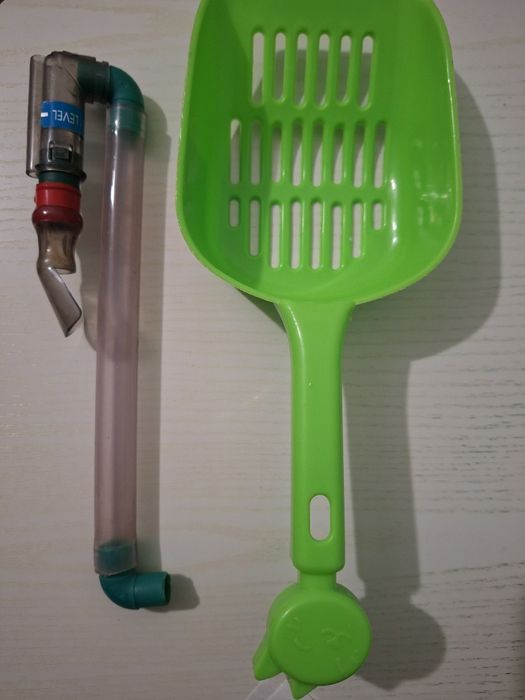 Vând  plante art+ magneți curățat geamu+pompa manuala. ri + lopatica p