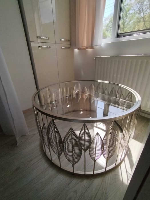 Vând Măsuță de cafea aproape noua