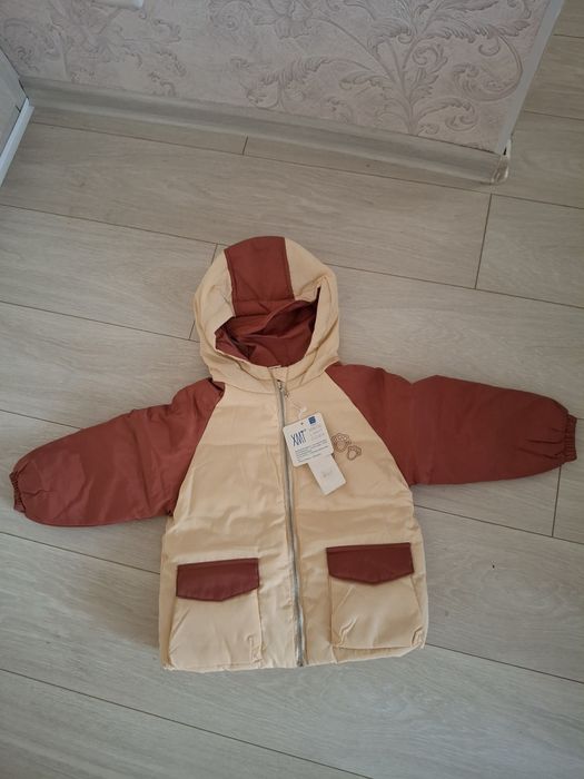 Продам куртку на мальчика. На 4 ..5 лет. Демисезонная