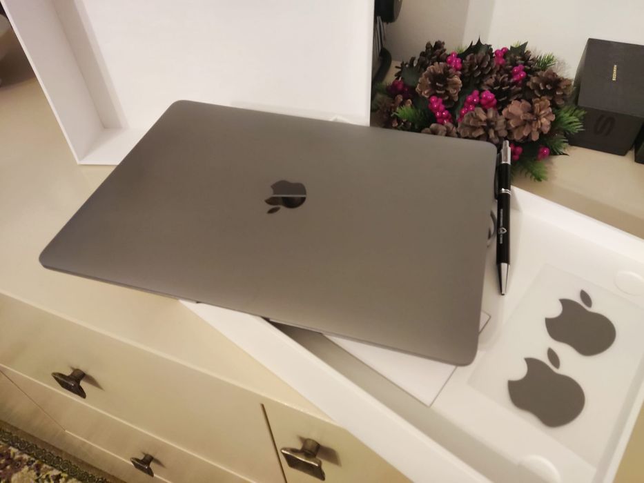 Macbook AIR 13 inch 256 gb SSD - M1 CHIP