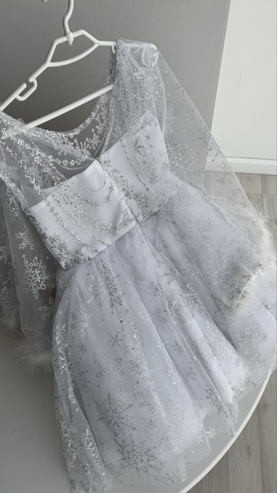 Платье белое снежинка