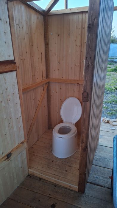 Туалет уличный, дачный